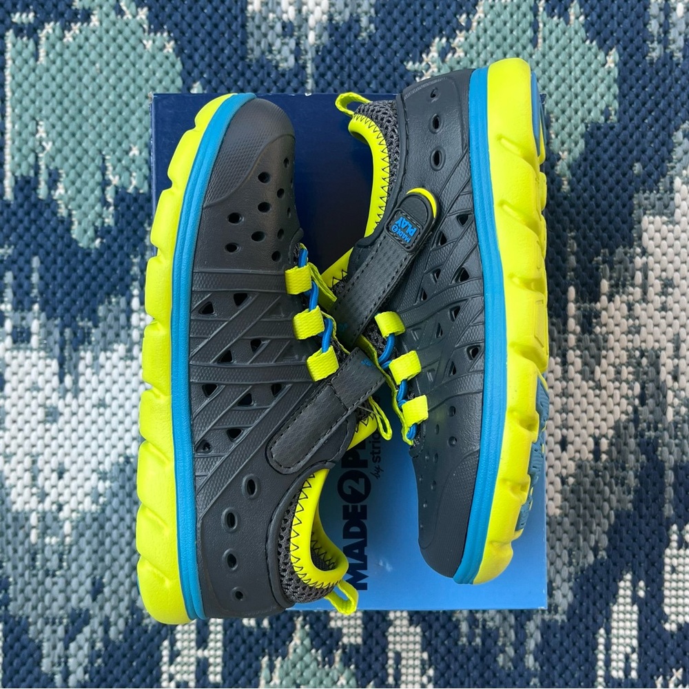 Toddler Boys Size 9 Stride Rite Phibian Water Shoes-New with Tags and in box!☀️
